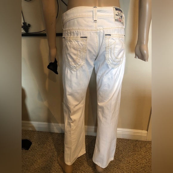 True Religion White and Cream Straight Jeans with blue stitching accents 34 x 32 - Picture 1 of 10